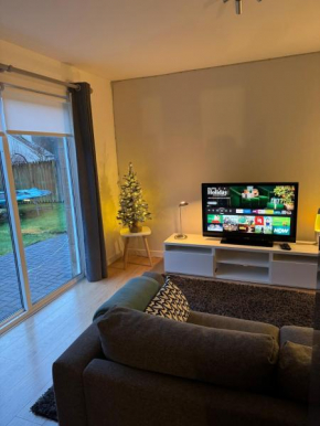 Lovely new garden Apartment